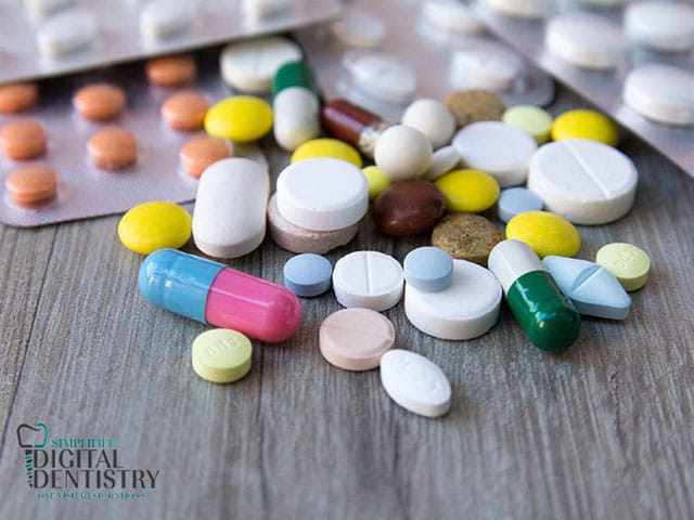 ملاحظات دارویی در ایمپلنتولوژی